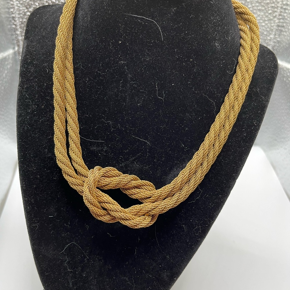 NWOT Rope Style Gold Necklace